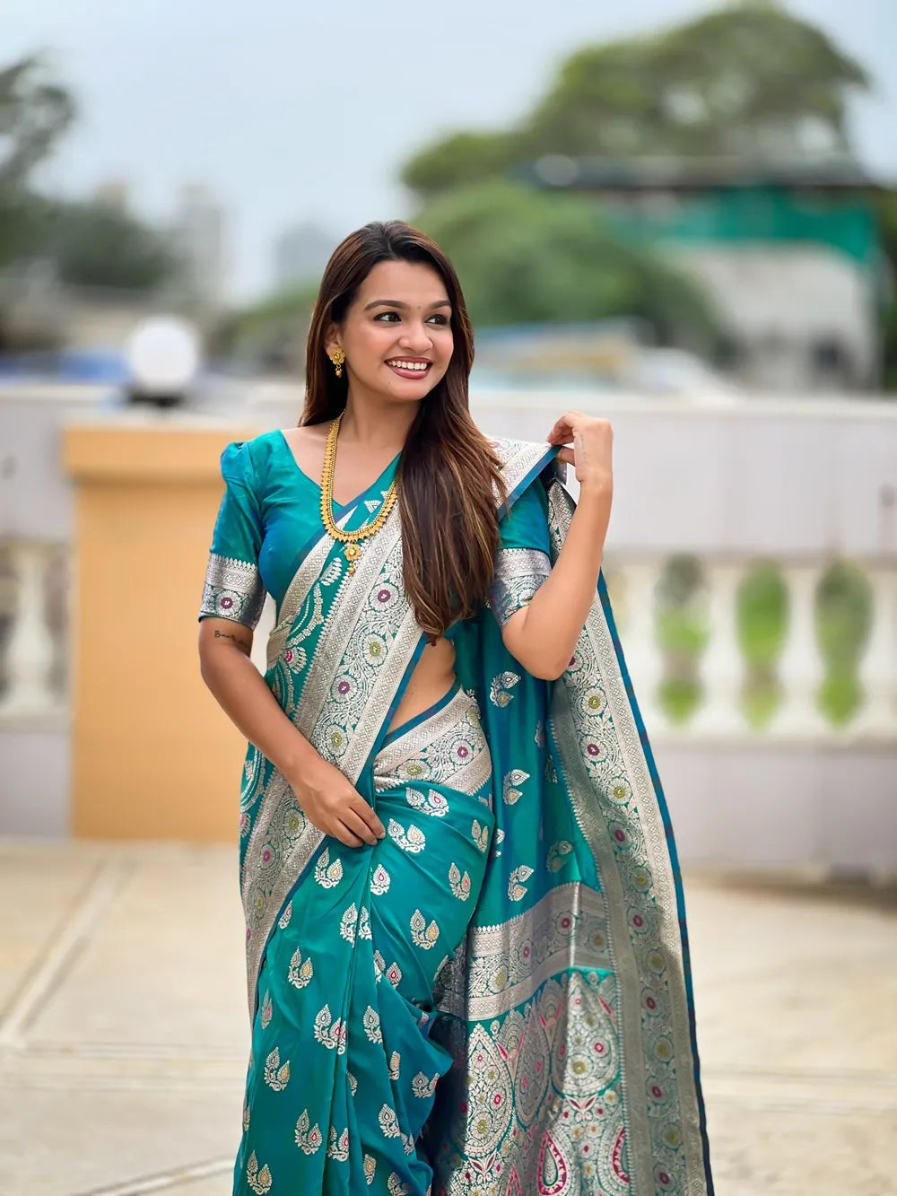 Banarasi Silk Saree with Zari & Meenakari – Premium Wedding Collection (Peaacock Green)